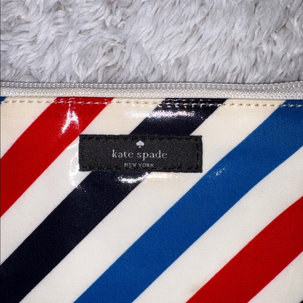 Kate Spade Daycation Mini Pouch - Picture 2 of 6